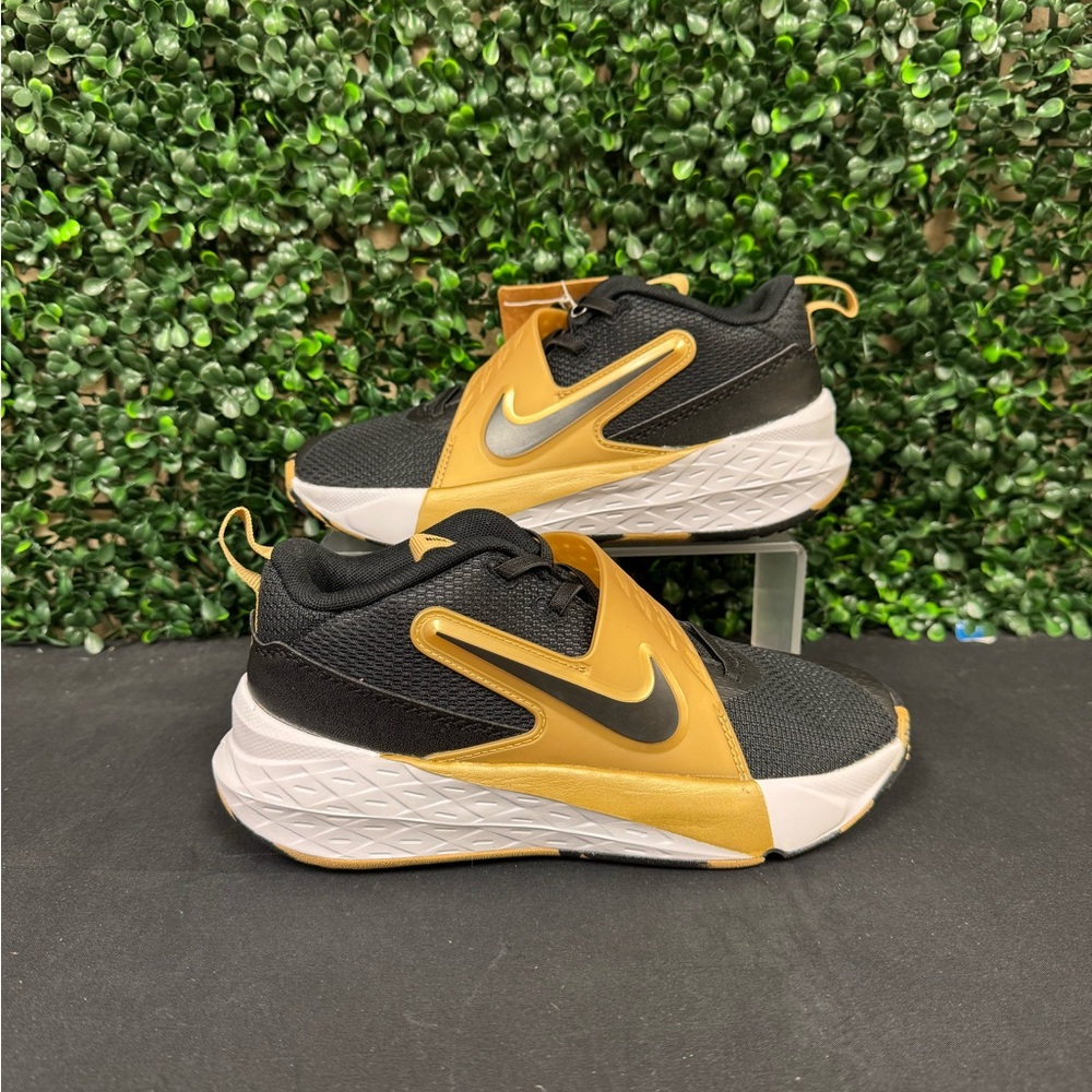 Nike Kids Sneakers Black and Gold